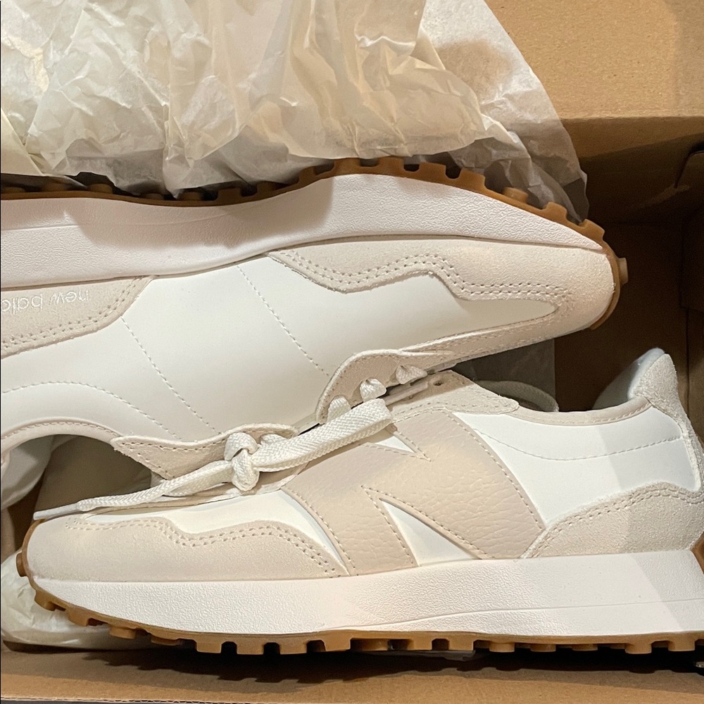 New Balance Cream colored Sneakers with Gum Sole